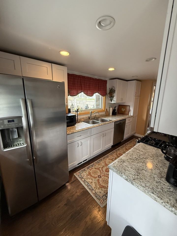 210 E Columbia St #1 - Photo 2 of 23