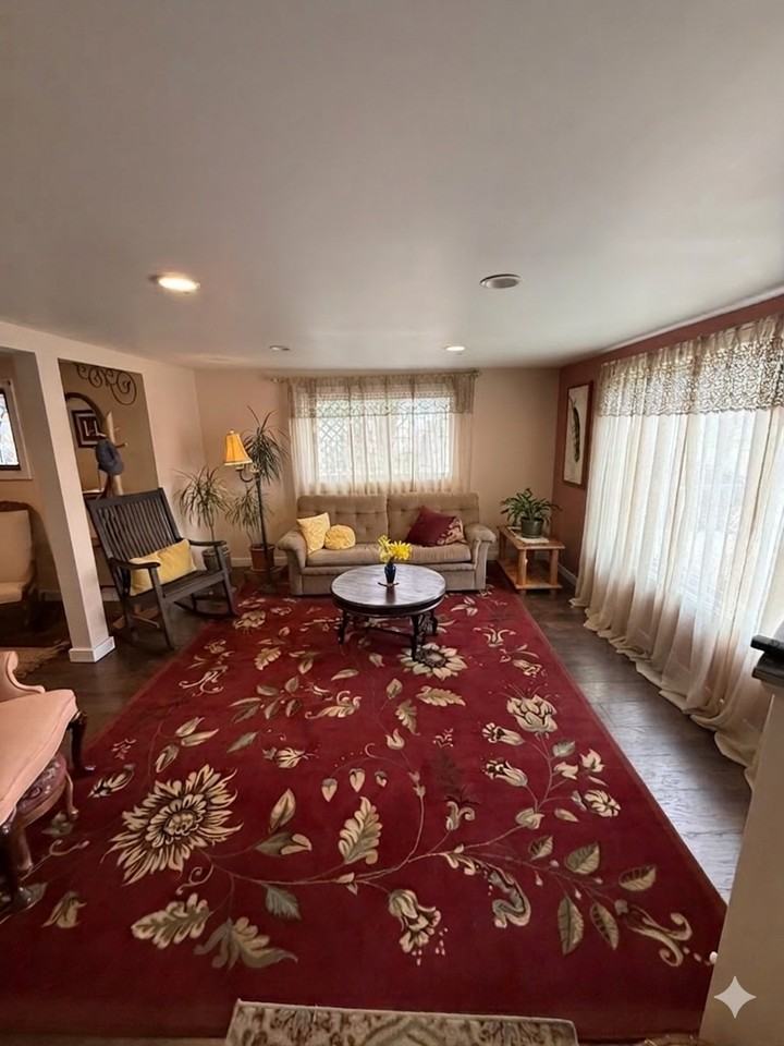 210 E Columbia St #1 - Photo 5 of 23