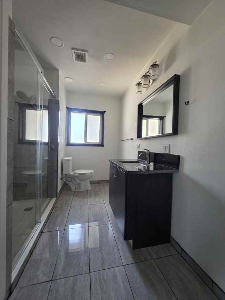 KE16-1- 1060 15th Street NE Salem, OR 97301 #1 - Photo 7 of 50