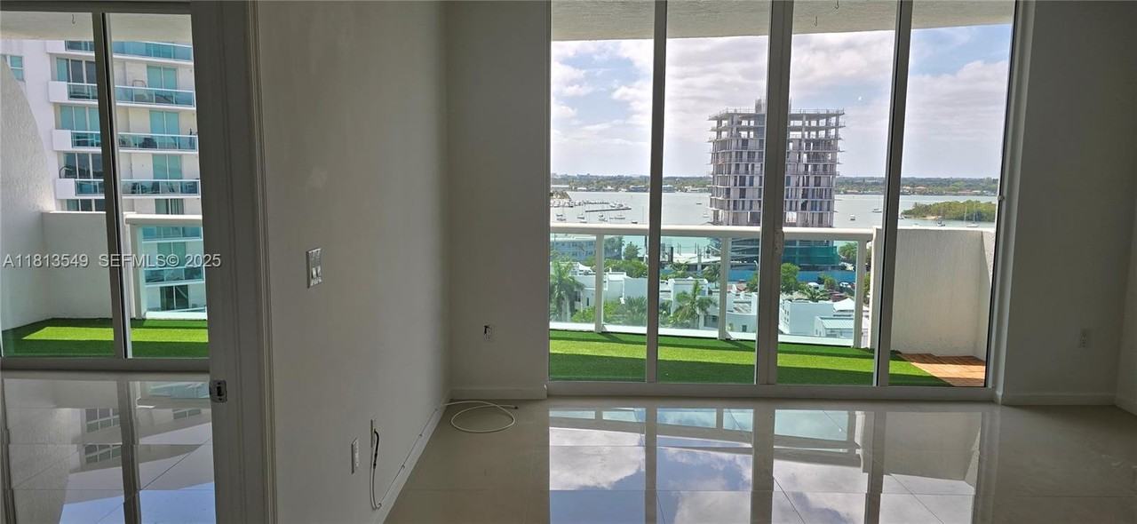 7910 Harbor Island Drive #1001 - Photo 4 of 54