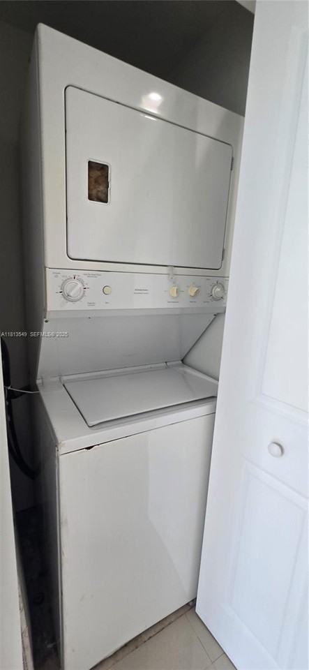 7910 Harbor Island Drive #1001 - Photo 7 of 54