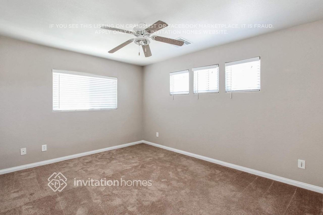 686 Point Bluff St - Photo 7 of 13