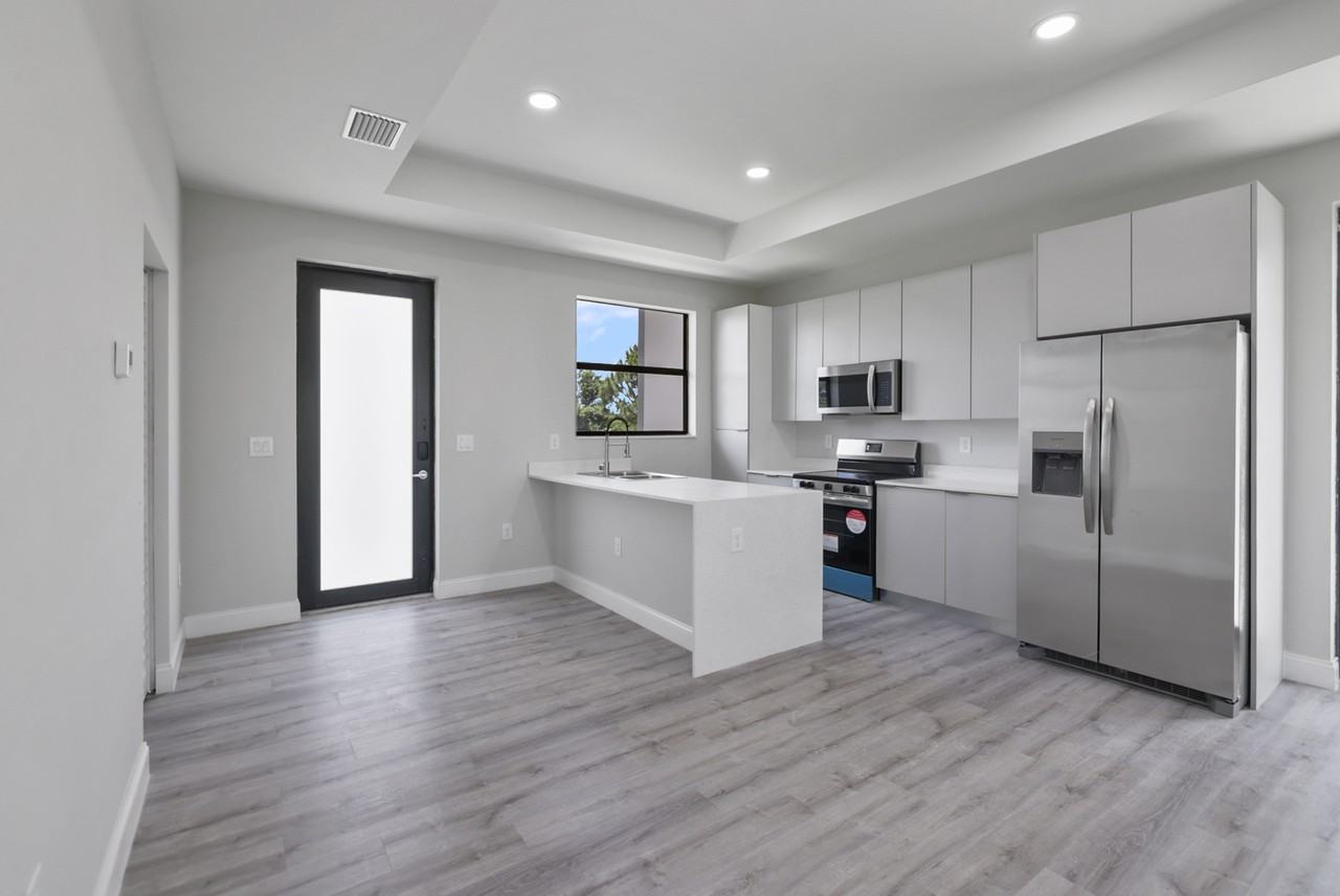 3000 66th St W #1 - Photo 2 of 29