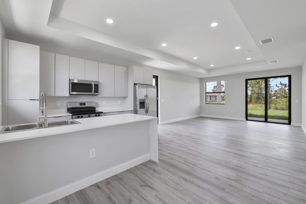 3000 66th St W #1 - Photo 3 of 29