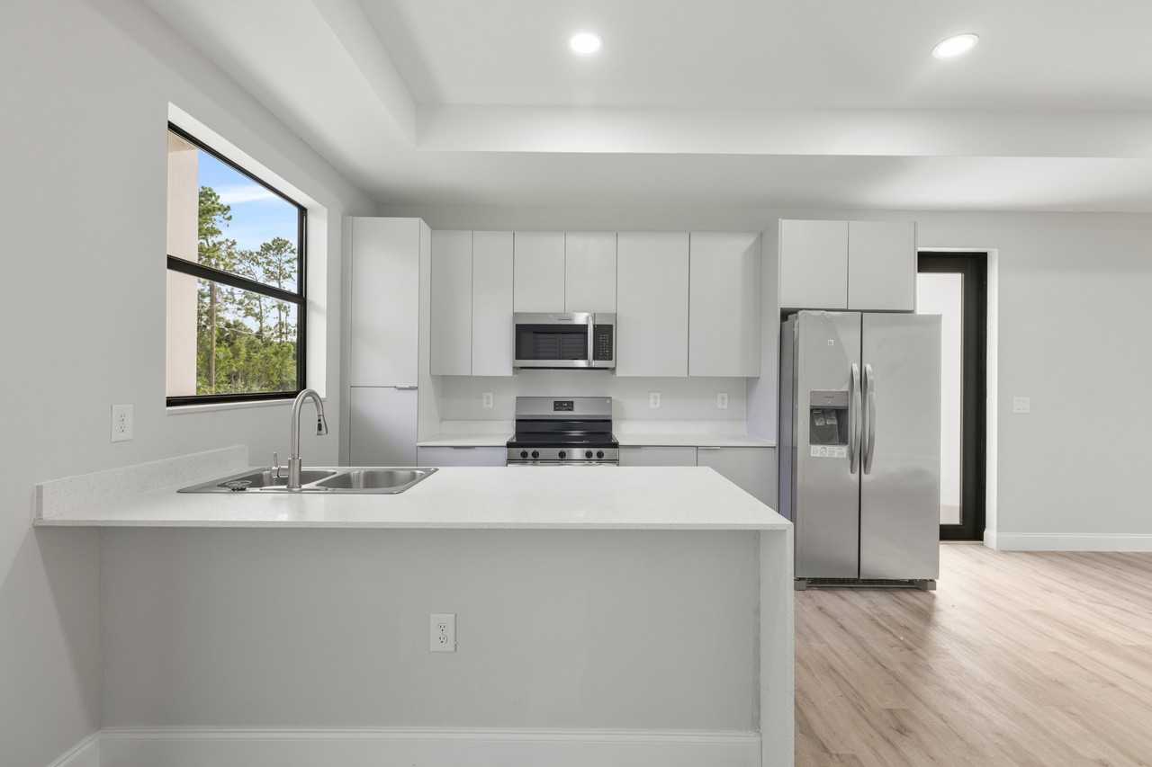 3302 56th St W #1 - Photo 5 of 31