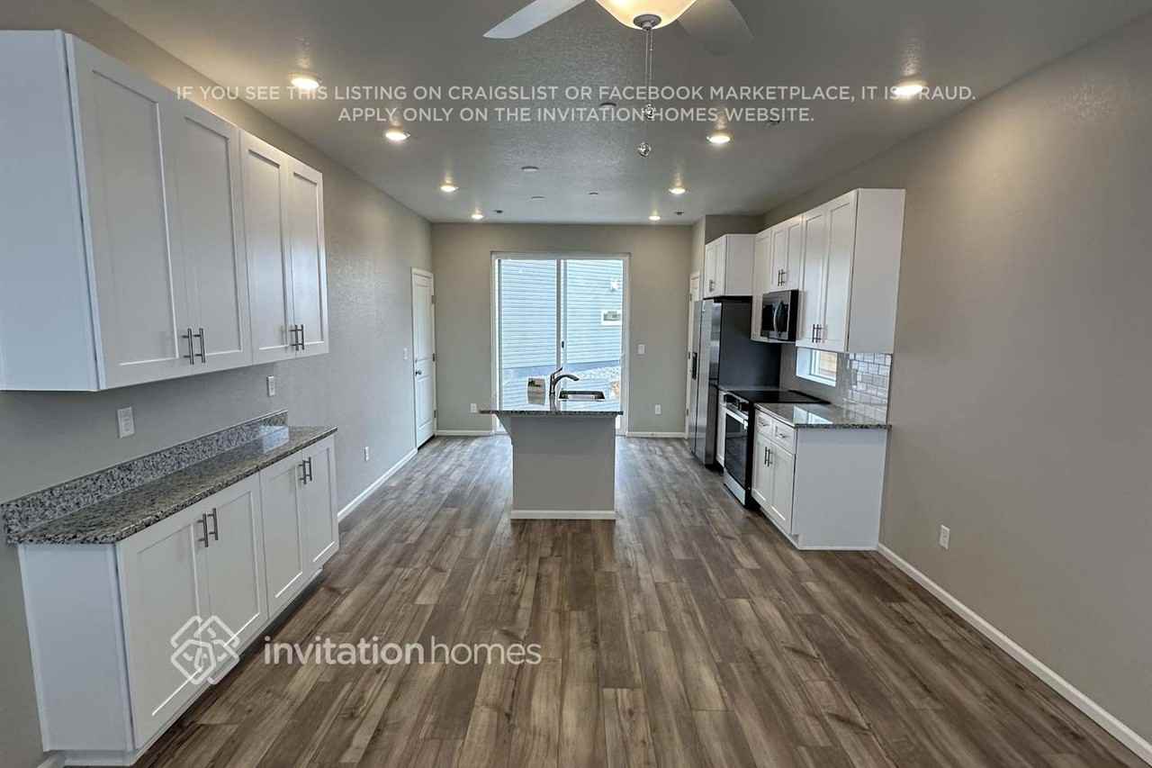 10186 Scranton Way - Photo 6 of 19