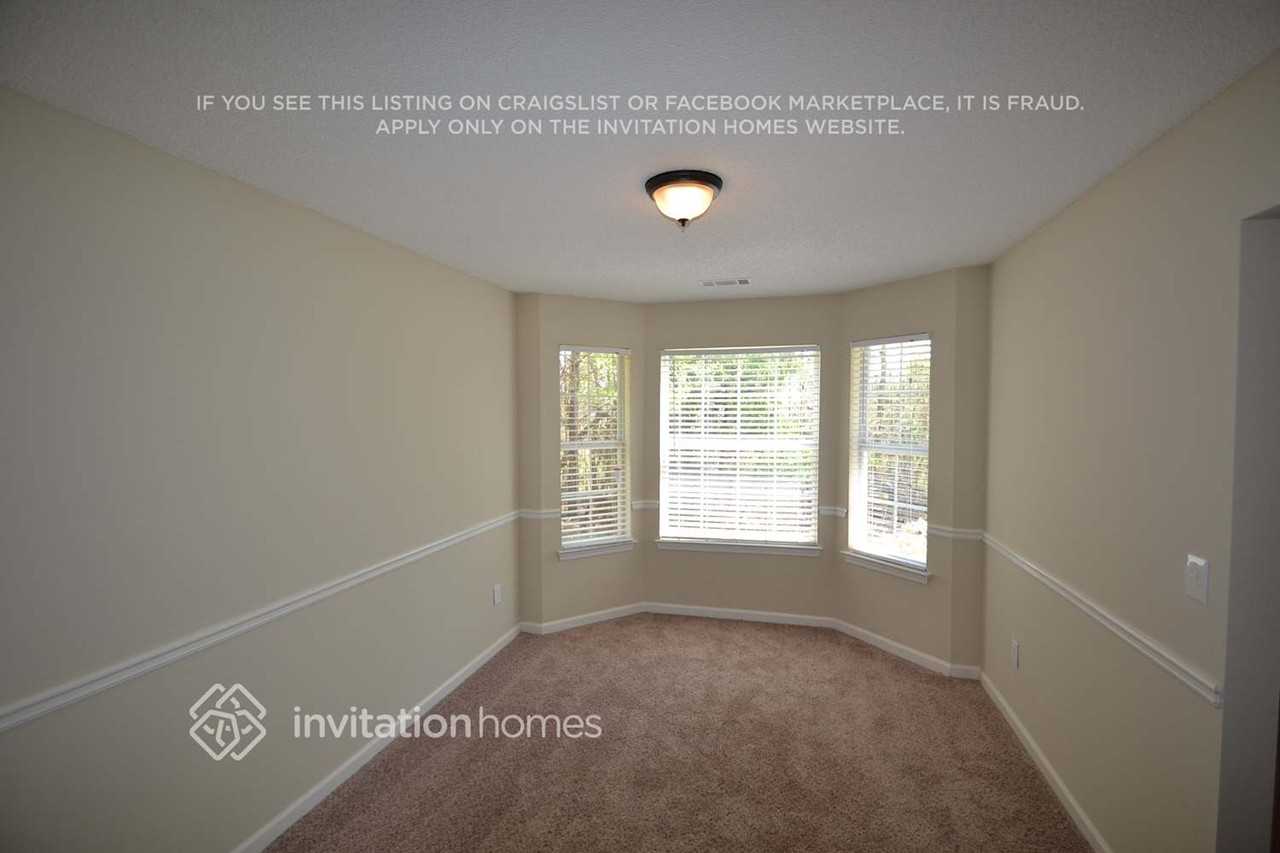 4352 Missoula Pl - Photo 4 of 9