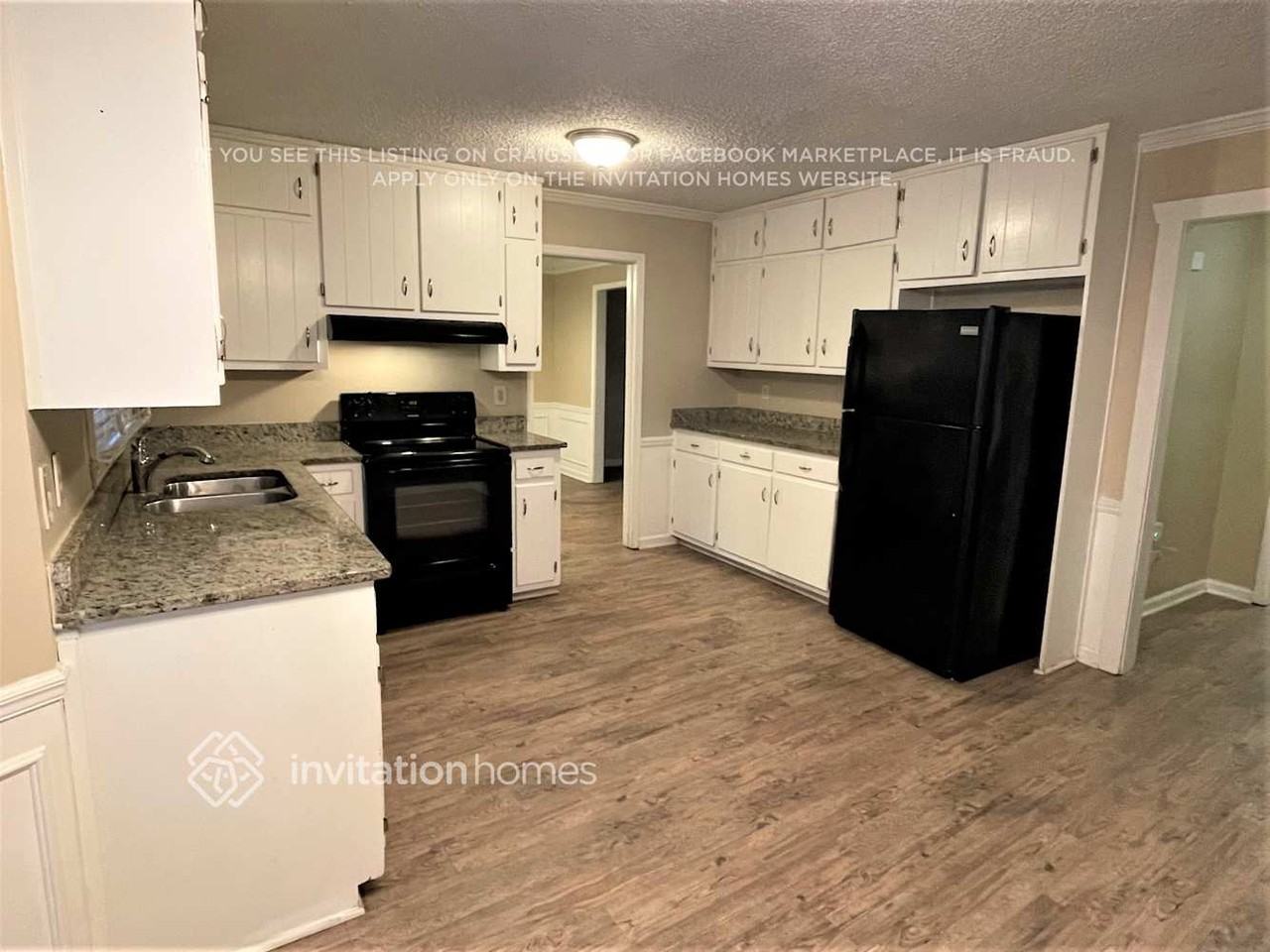 1212 Summit Chase Dr - Photo 4 of 15