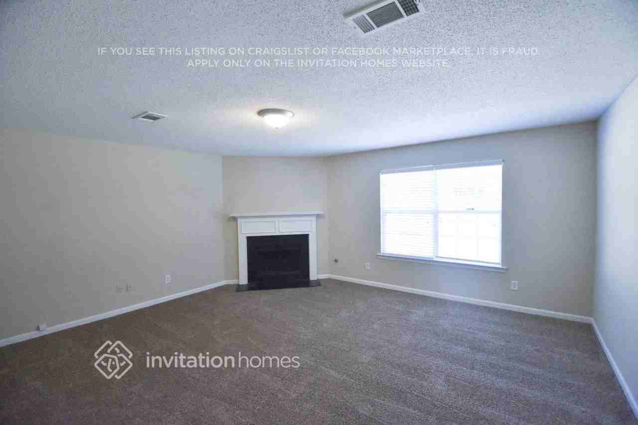 1940 Cornerstone Pass - Photo 3 of 11