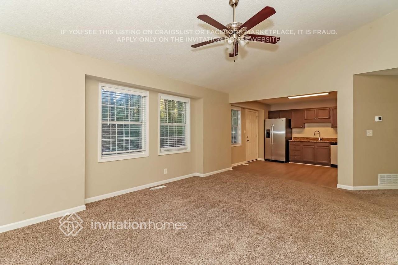 1965 Sandcreek Dr Sw - Photo 5 of 18