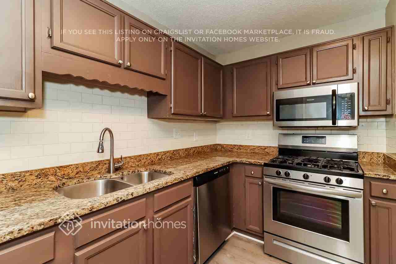 1965 Sandcreek Dr Sw - Photo 7 of 18