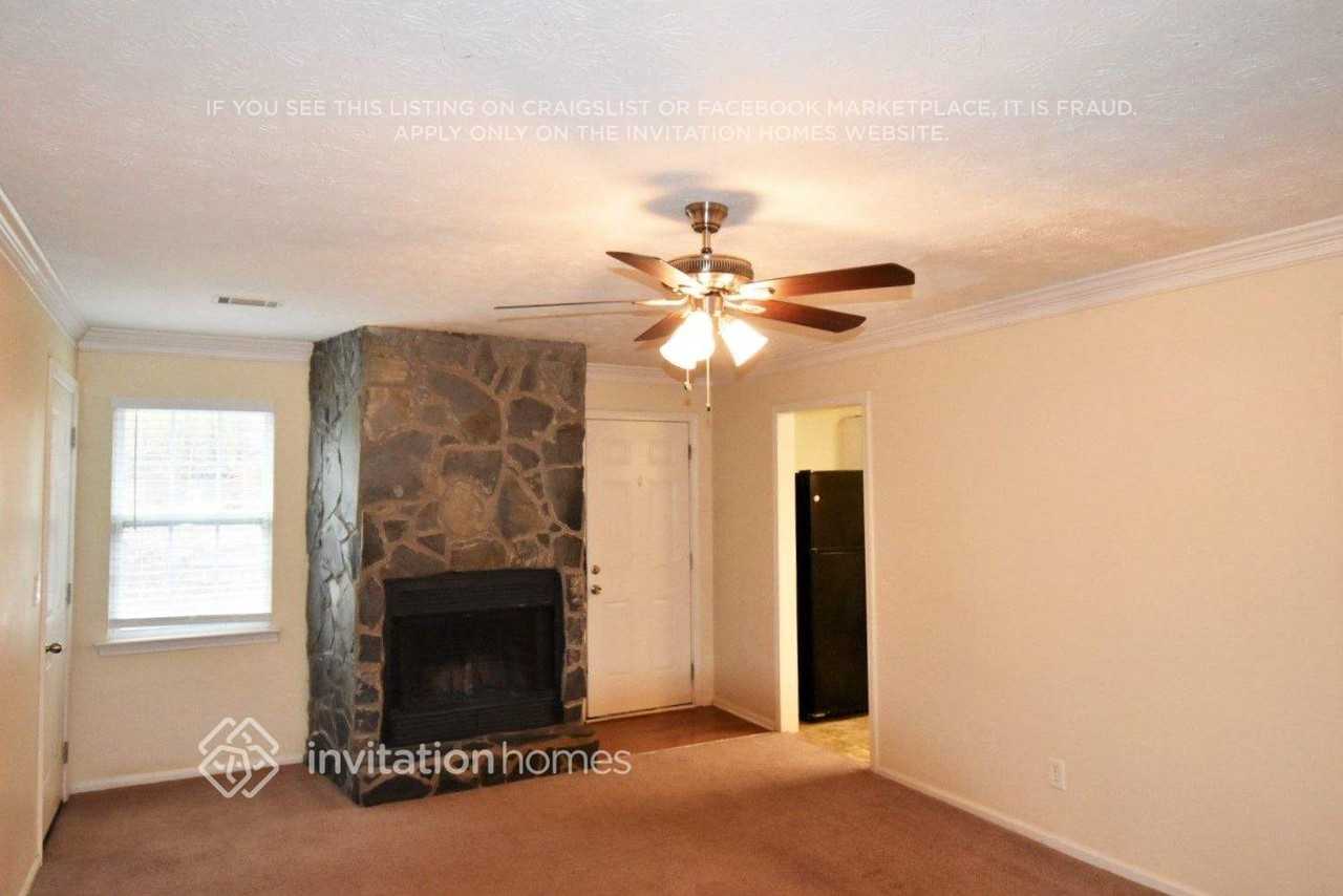 4324 Saddlecreek Ct - Photo 2 of 12