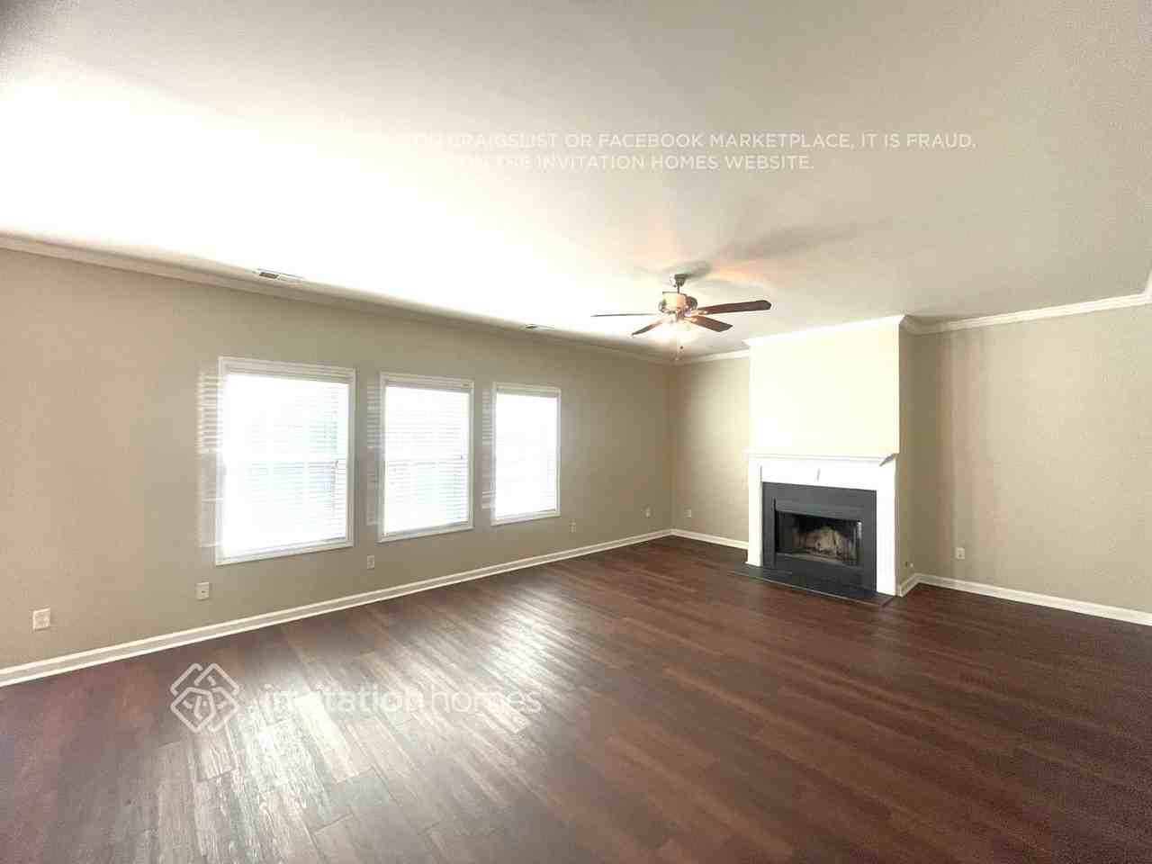 112 Brookvalley Xing - Photo 4 of 15