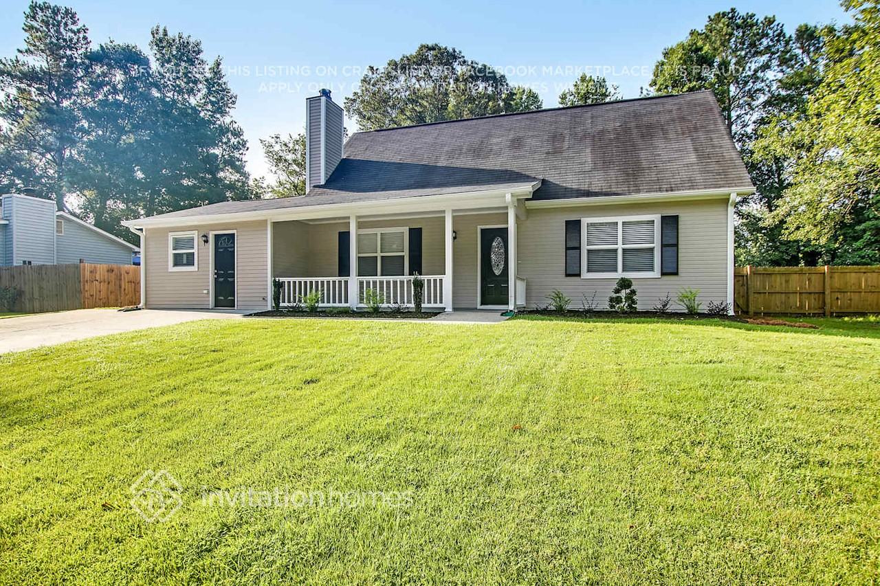 1338 Fairridge Cir Sw - Photo 3 of 23