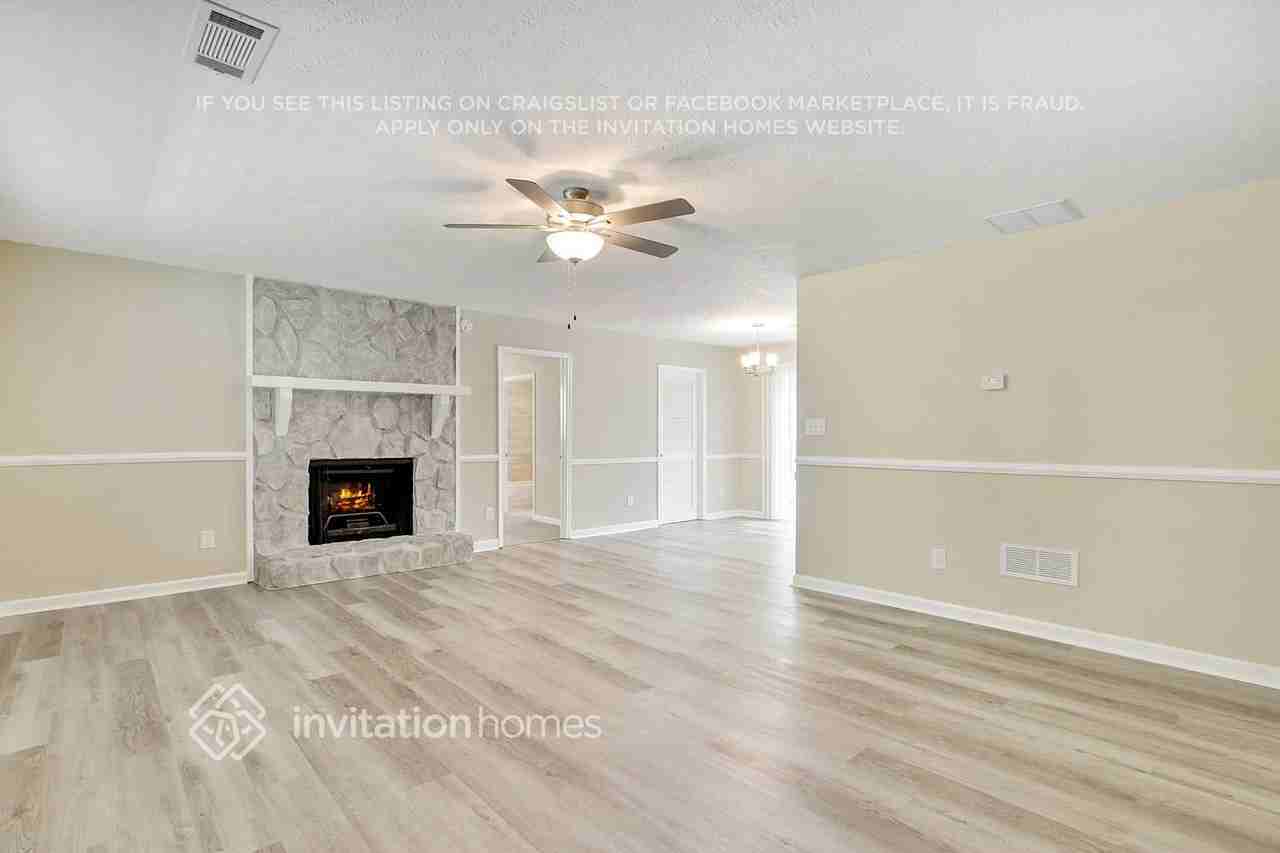 1338 Fairridge Cir Sw - Photo 4 of 23