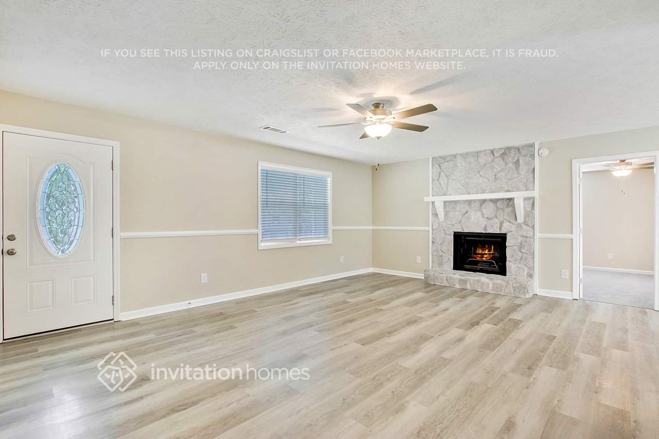 1338 Fairridge Cir Sw - Photo 5 of 23