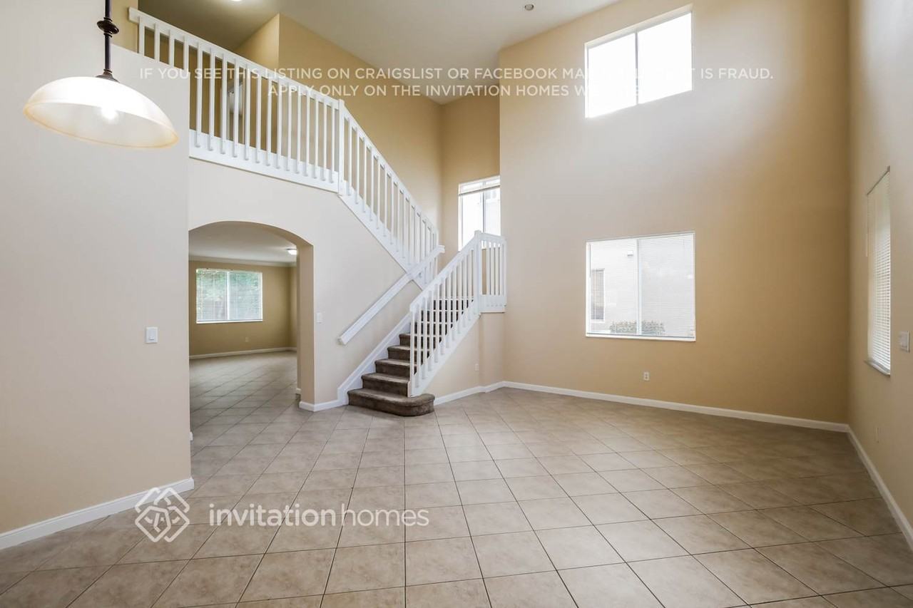 946 Nw 206th St - Photo 4 of 18