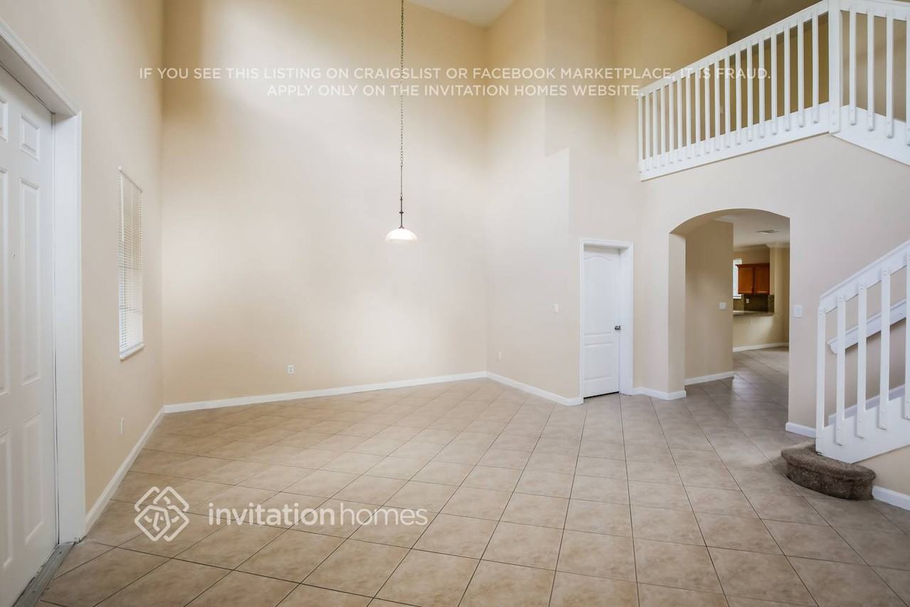 946 Nw 206th St - Photo 5 of 18