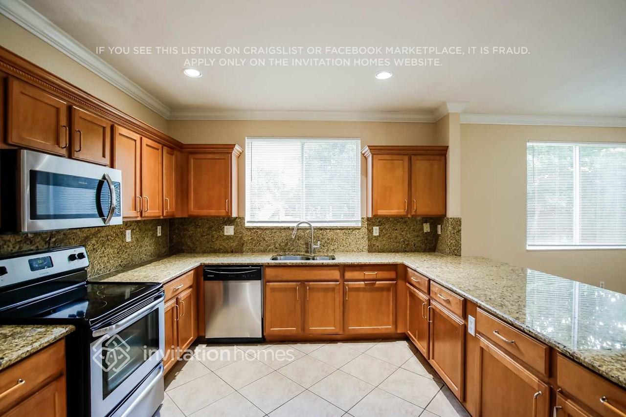 946 Nw 206th St - Photo 6 of 18