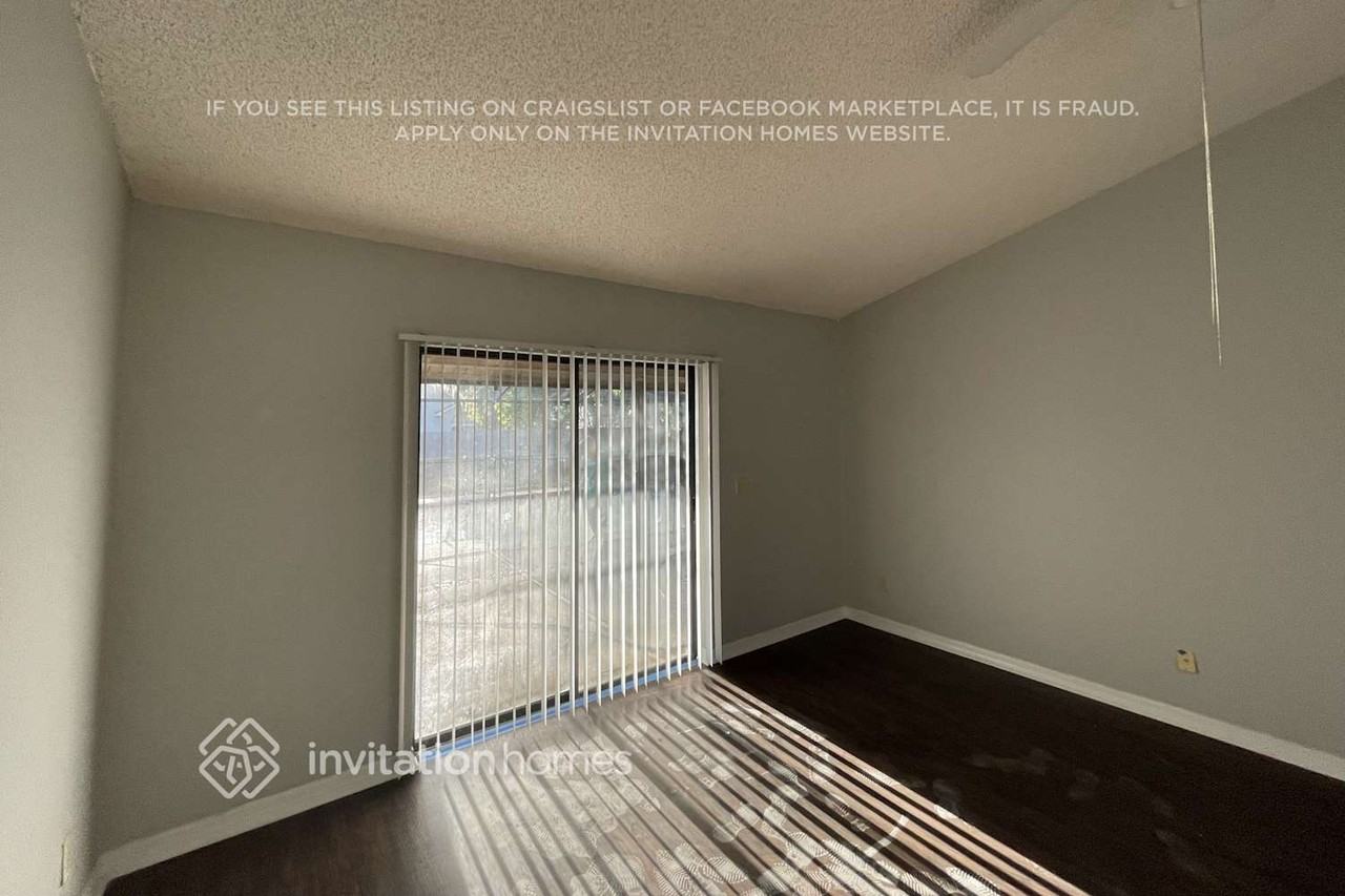 3223 Pine Club Dr - Photo 2 of 9