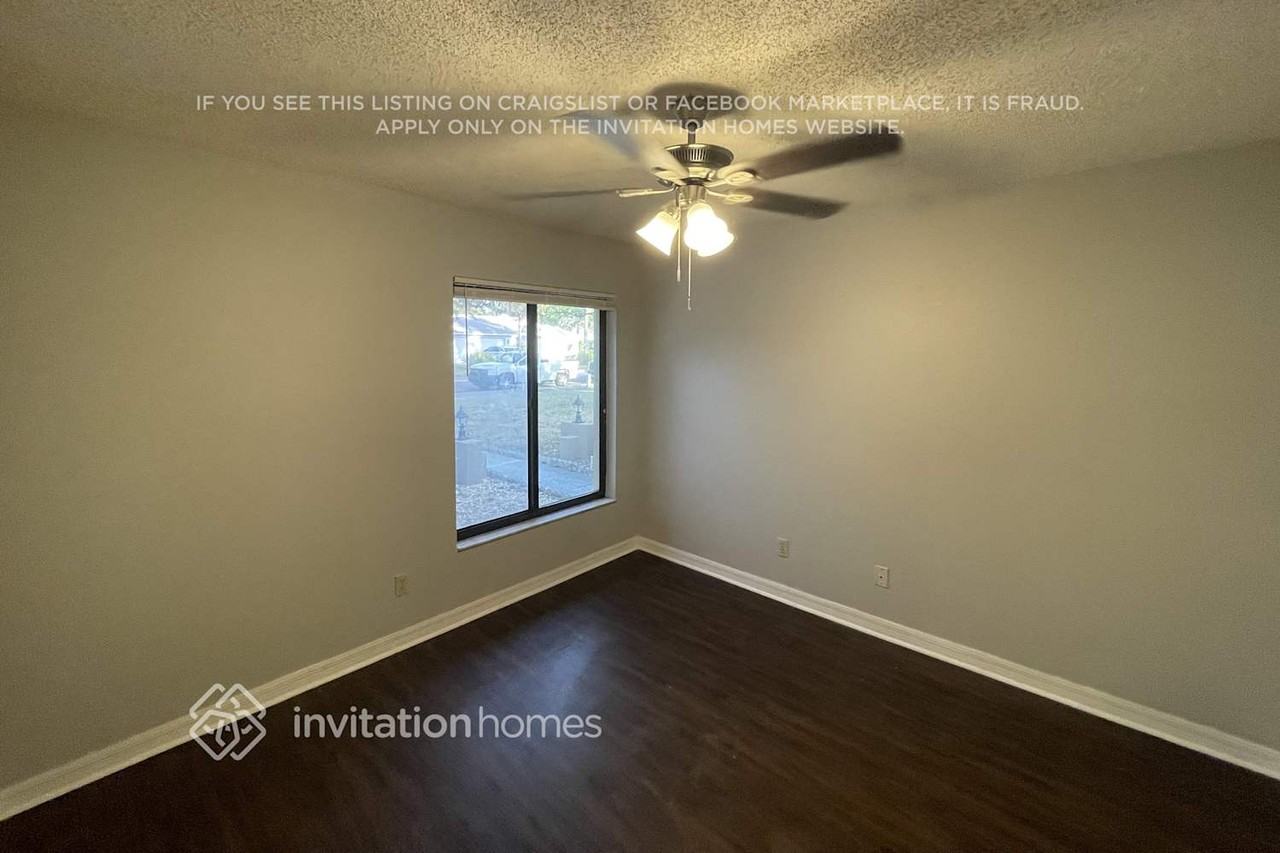 3223 Pine Club Dr - Photo 6 of 9