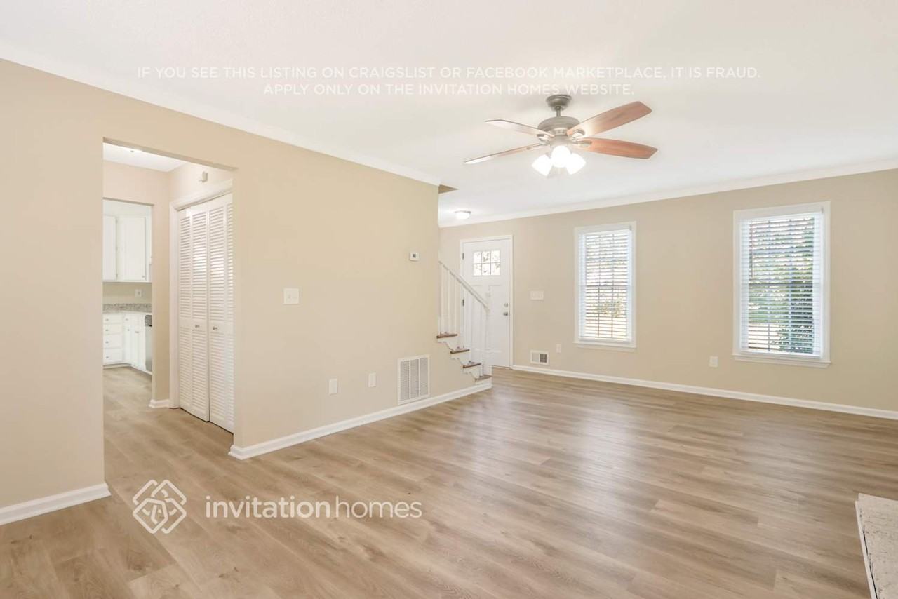 300 Birch Creek Cir - Photo 5 of 23