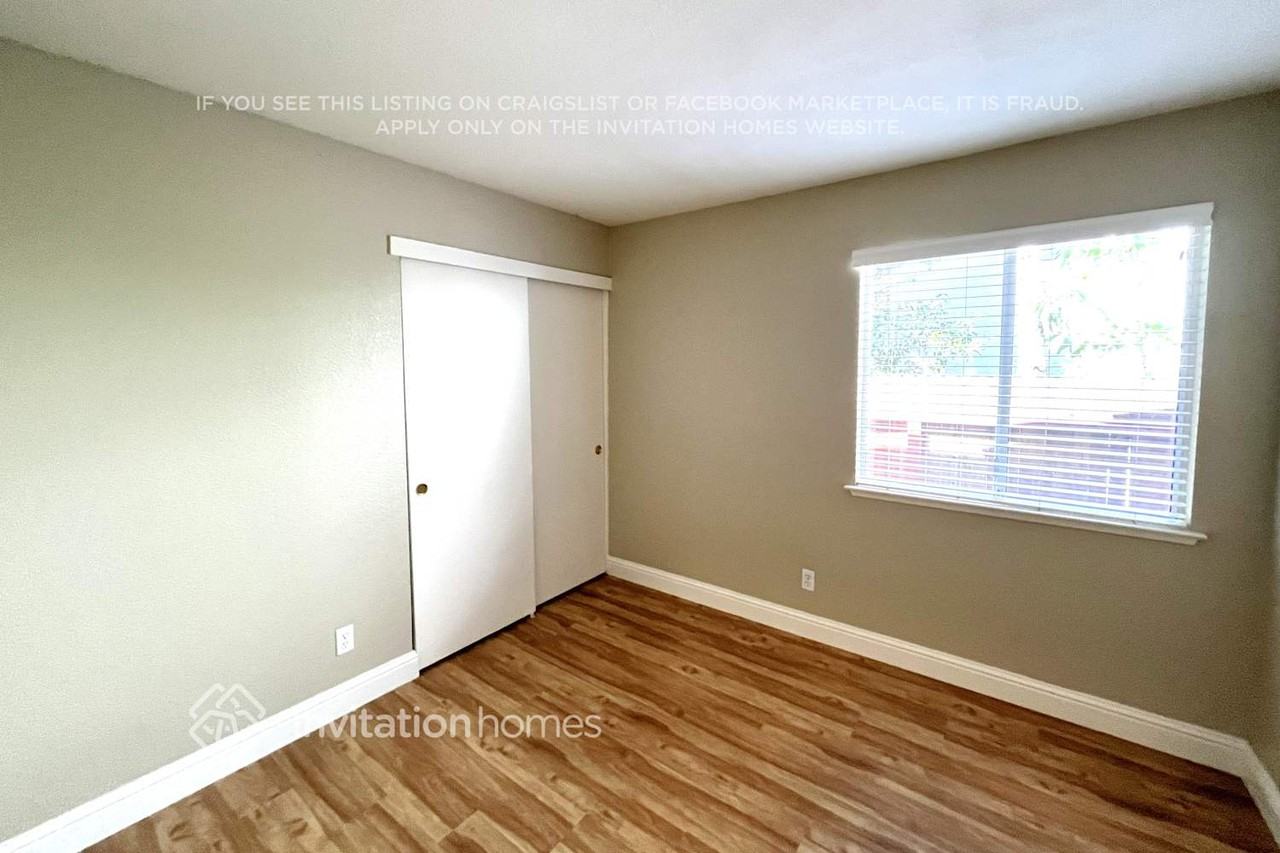 2522 Drummond Dr - Photo 4 of 10