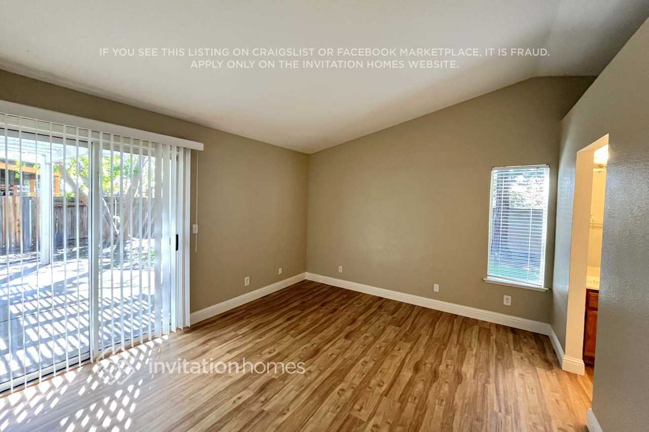 2522 Drummond Dr - Photo 5 of 10