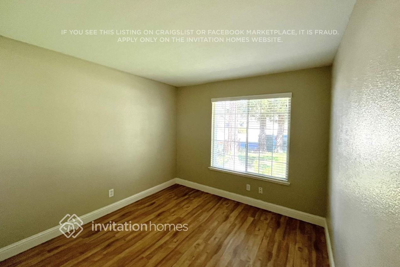 2522 Drummond Dr - Photo 6 of 10