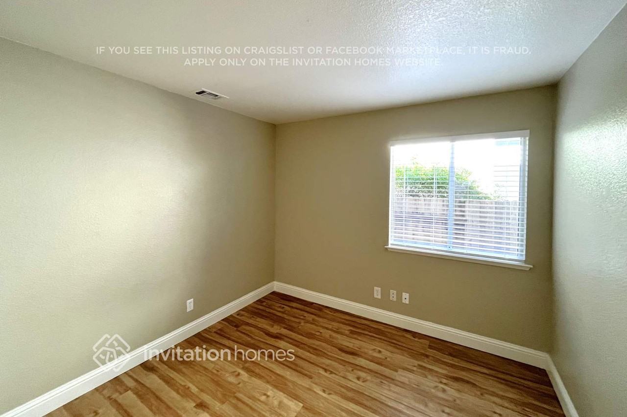 2522 Drummond Dr - Photo 7 of 10