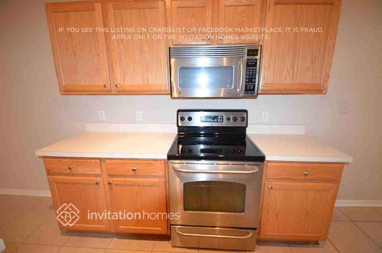 4118 Half Moon Cir - Photo 4 of 12