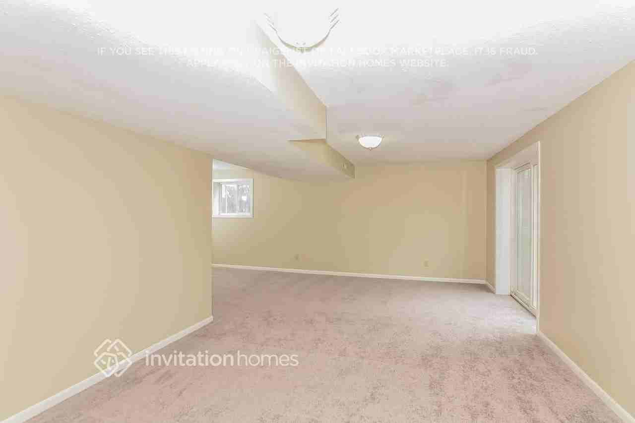 2601 E 121st St - Photo 5 of 18