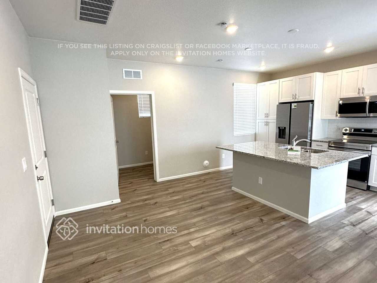 22265 E 39th Ave - Photo 5 of 23