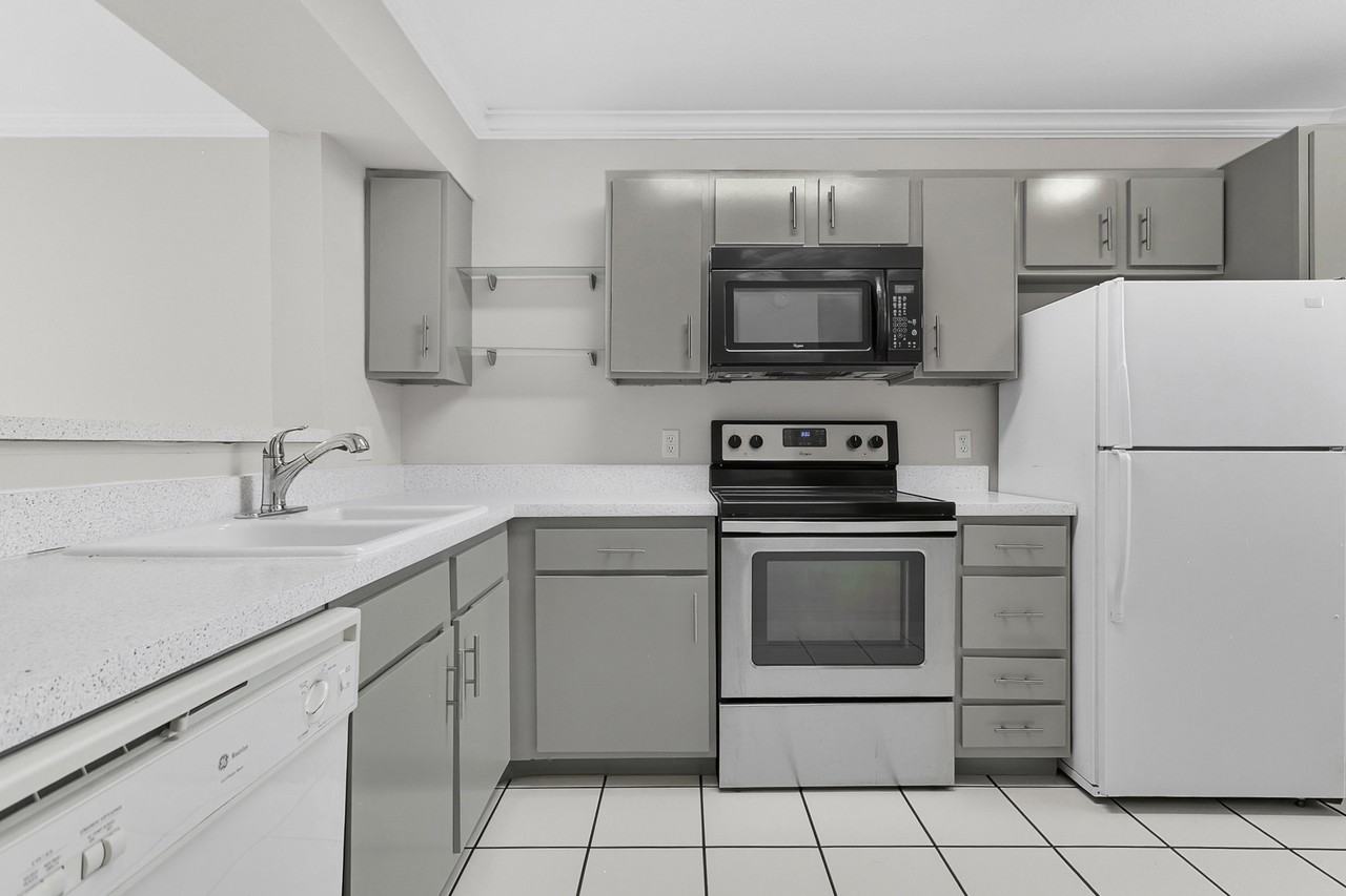 205 Arbor Cir #1 - Photo 2 of 9