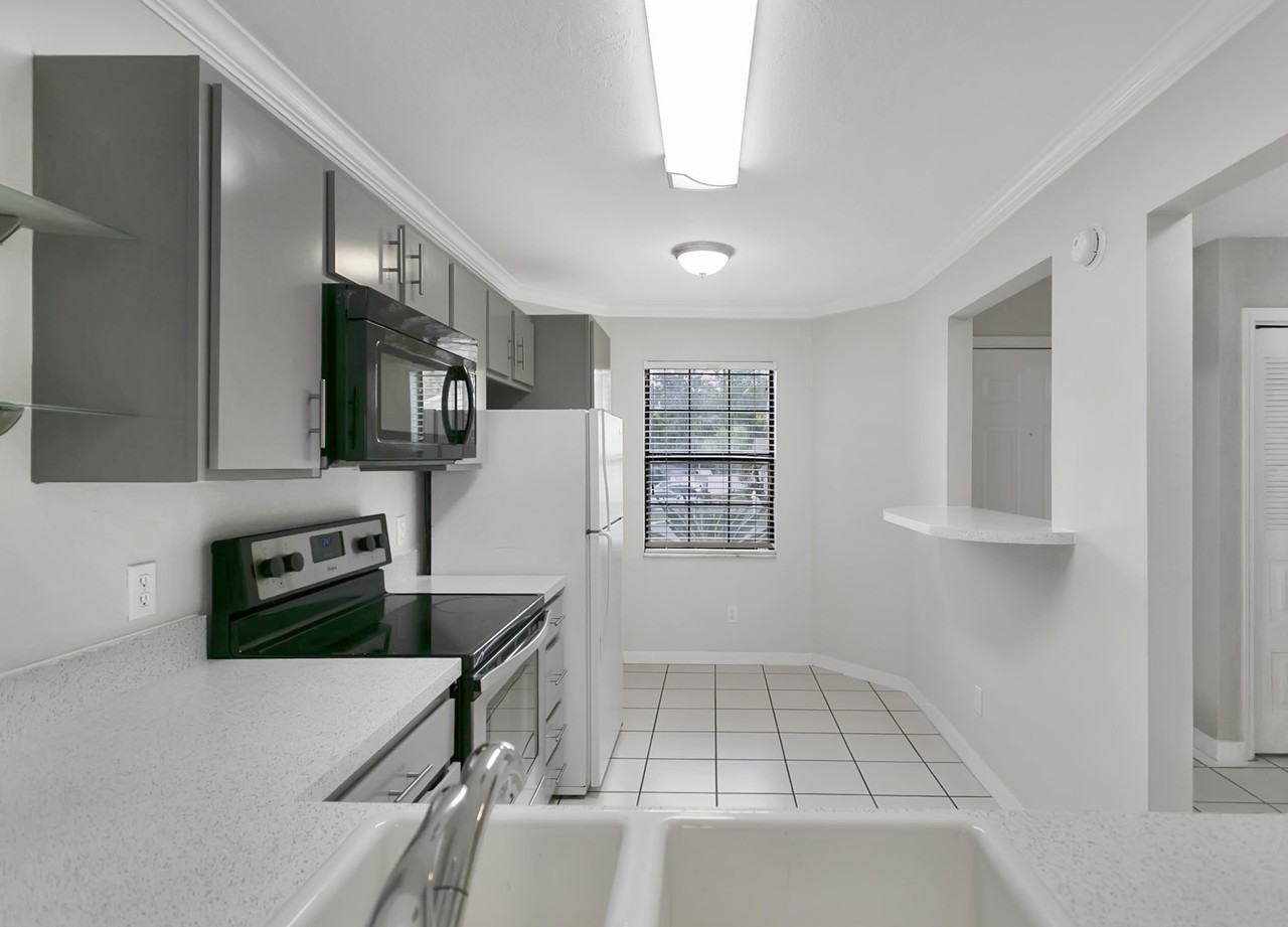 205 Arbor Cir #1 - Photo 5 of 9