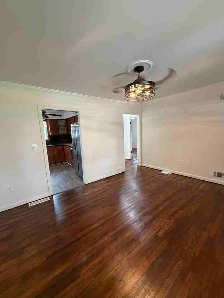 777 Mannering Rd #1 - Photo 3 of 16