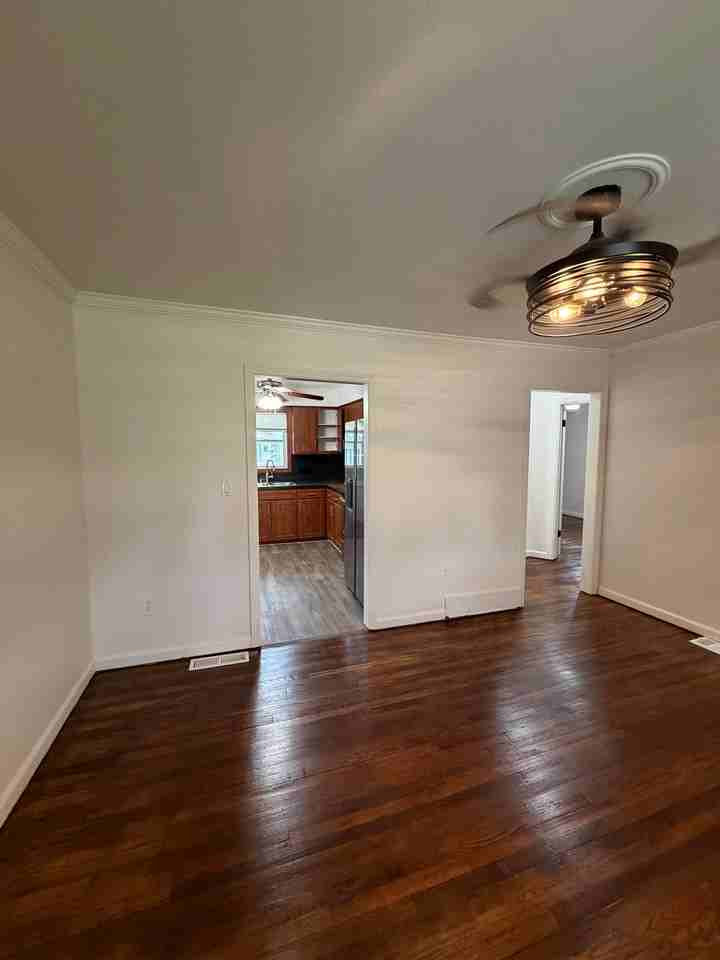 777 Mannering Rd #1 - Photo 4 of 16