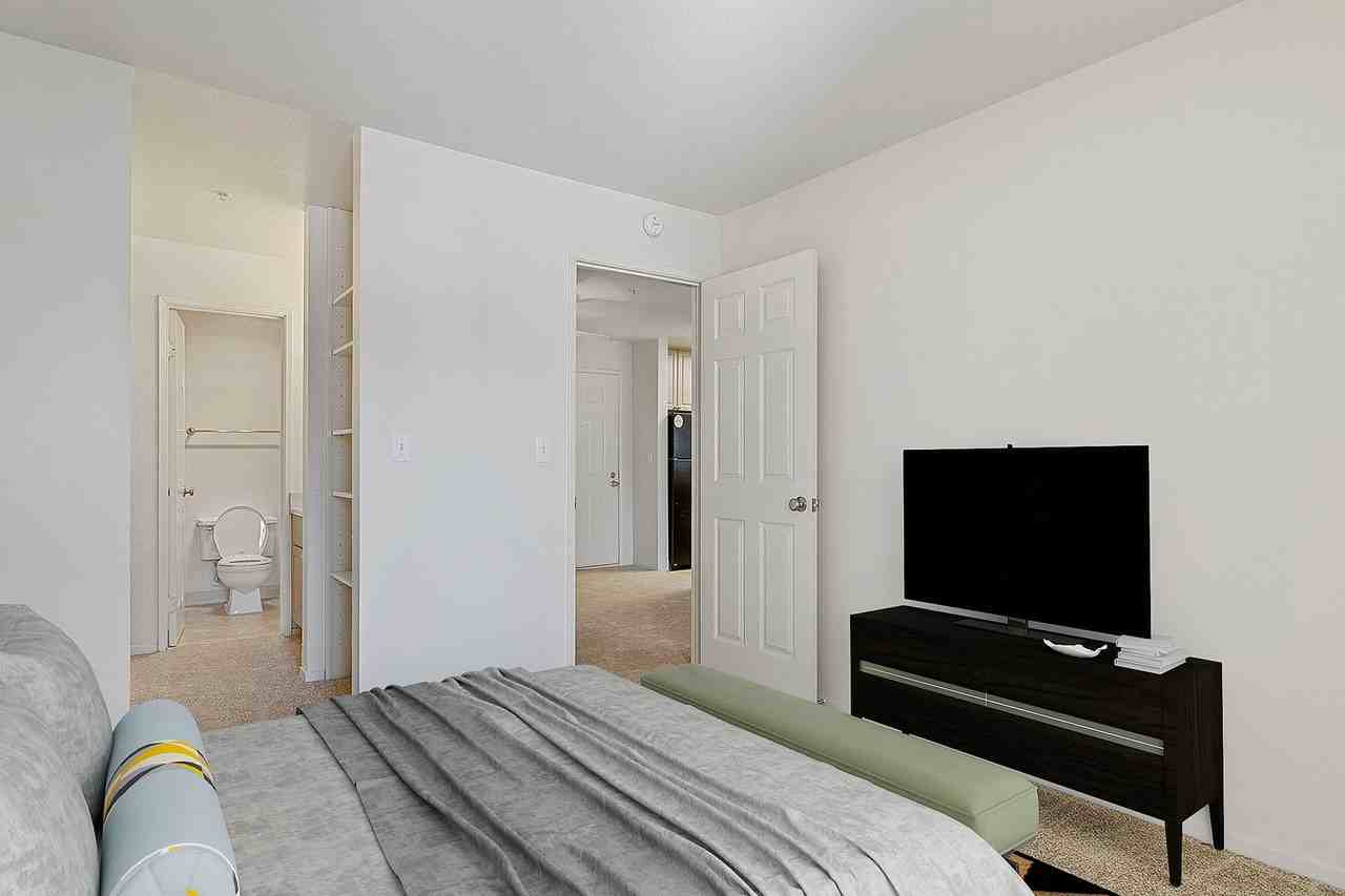 1357 CREEKSIDE DRIVE - Photo 7 of 9