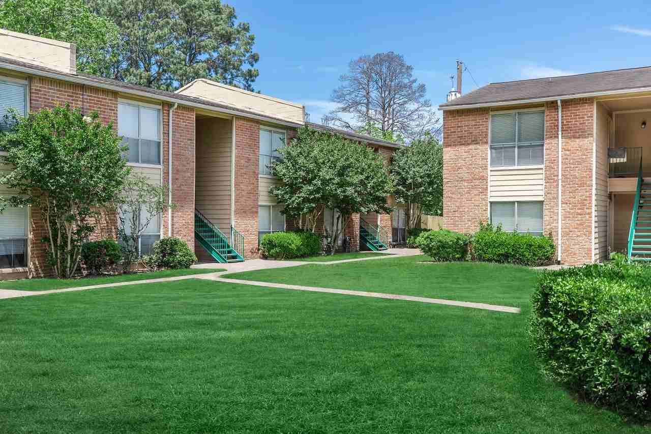 Bay Oaks - Photo 7 of 36