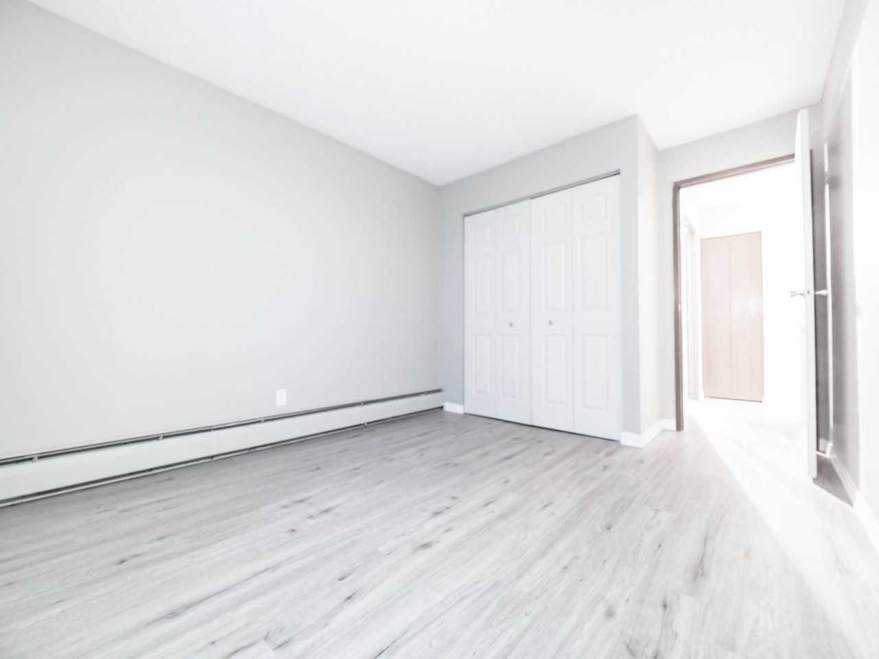 Richmond Arms Apartments - Photo 4 of 8