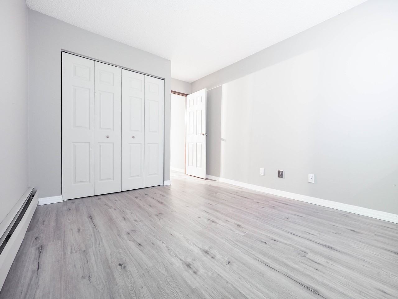 Richmond Arms Apartments - Photo 5 of 8