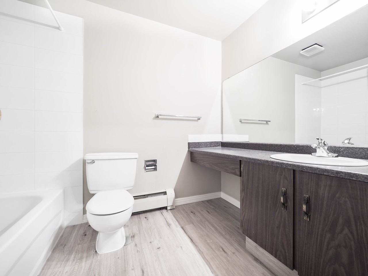 Richmond Arms Apartments - Photo 7 of 8