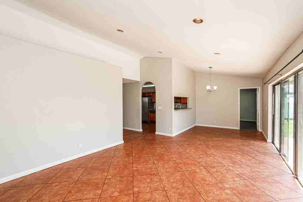 9702 Nevada Pl - Photo 4 of 18