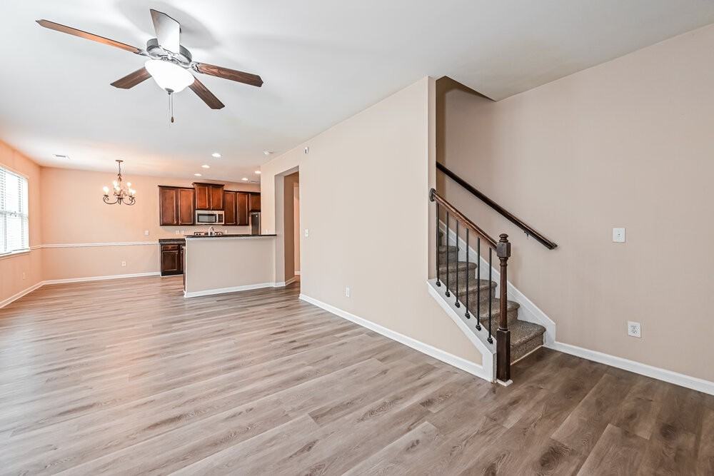 3858 Humber Ct - Photo 5 of 17