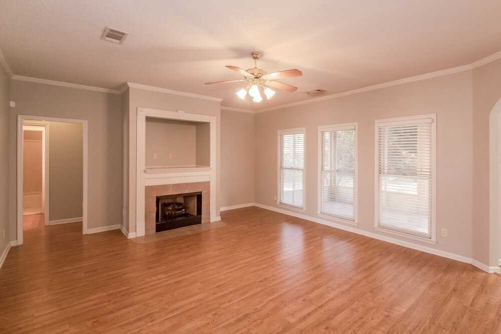 2064 Milbrey St - Photo 2 of 15