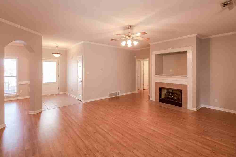 2064 Milbrey St - Photo 3 of 15