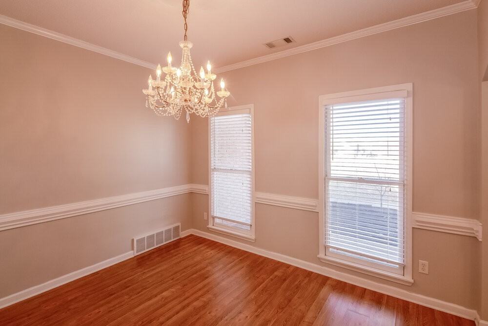 2064 Milbrey St - Photo 4 of 15