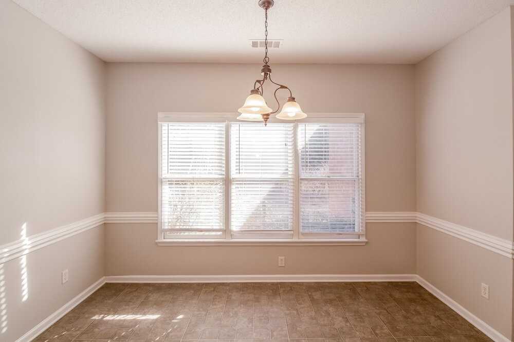 2064 Milbrey St - Photo 5 of 15