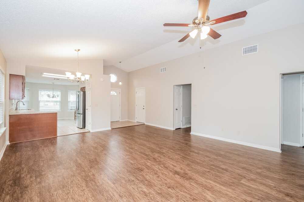 9122 Smoketree Dr - Photo 3 of 14