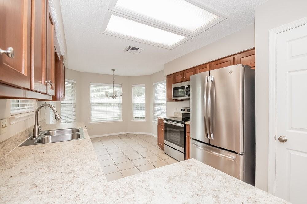 9122 Smoketree Dr - Photo 6 of 14